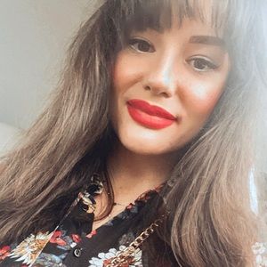 Meet your Posher, Nina